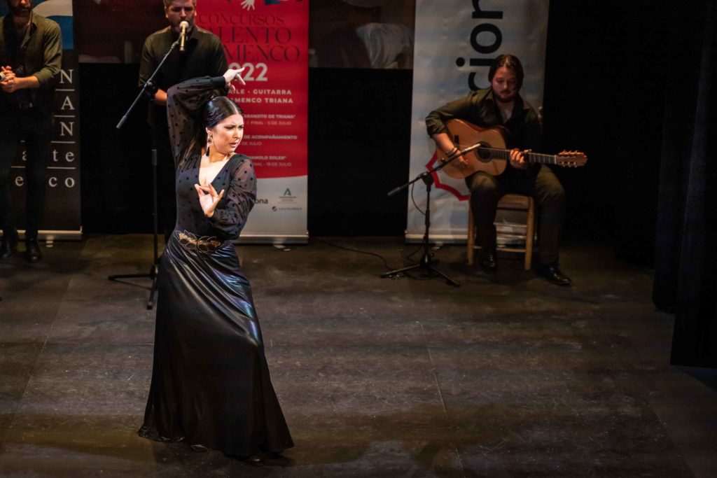 Zaira Prudencio, una de las finalistas, durante su actuación en las semifinales del Concurso Talento Flamenco.