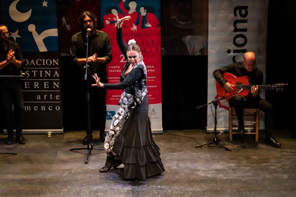 Aída Orozco, finalista en el Concurso Talento Flamenco de Baile, durante su actuación